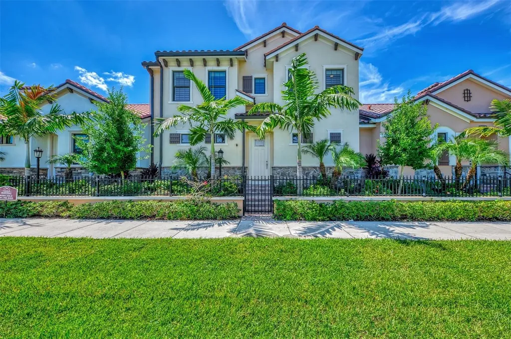 906 E Venice Avenue Venice FL 34285