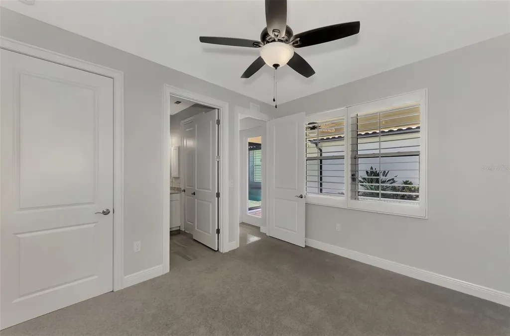 906 E Venice Avenue Venice FL 34285