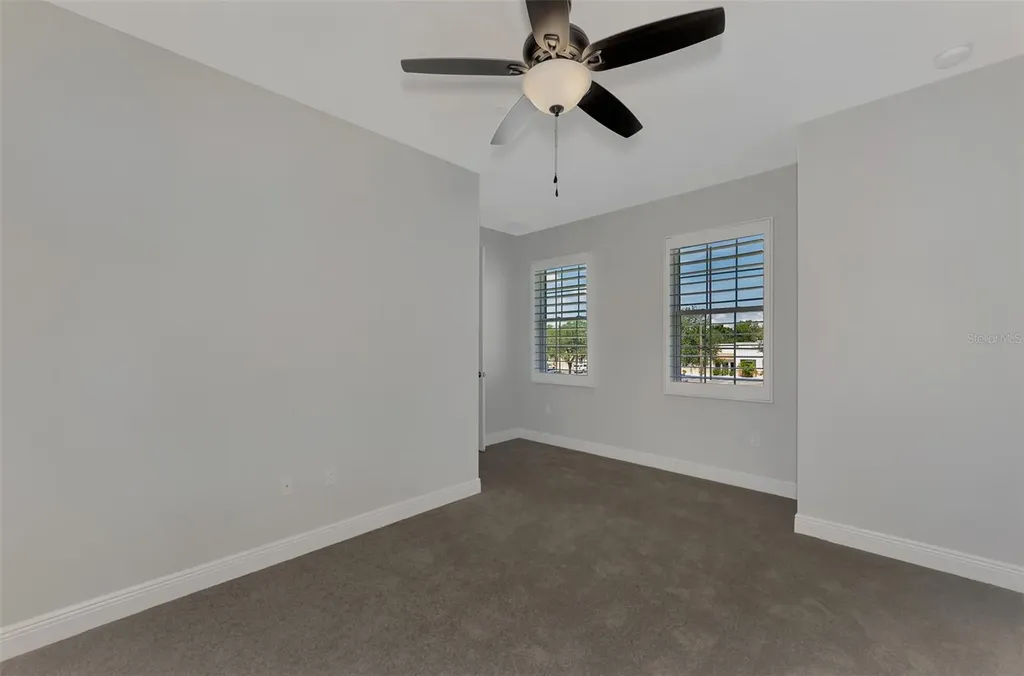 906 E Venice Avenue Venice FL 34285