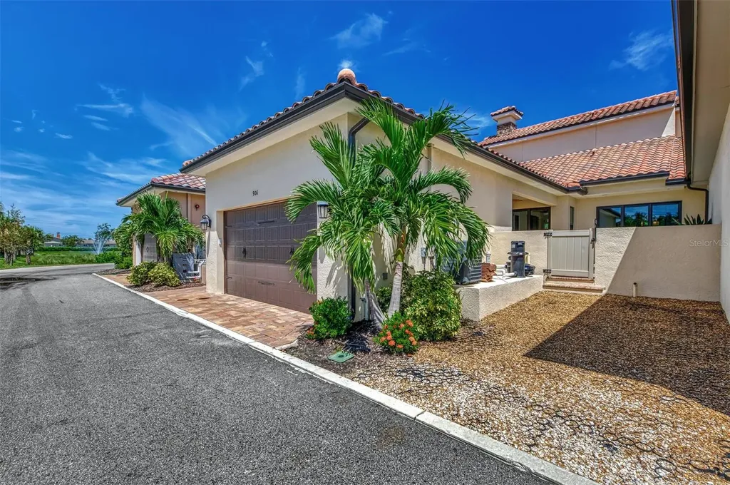 906 E Venice Avenue Venice FL 34285