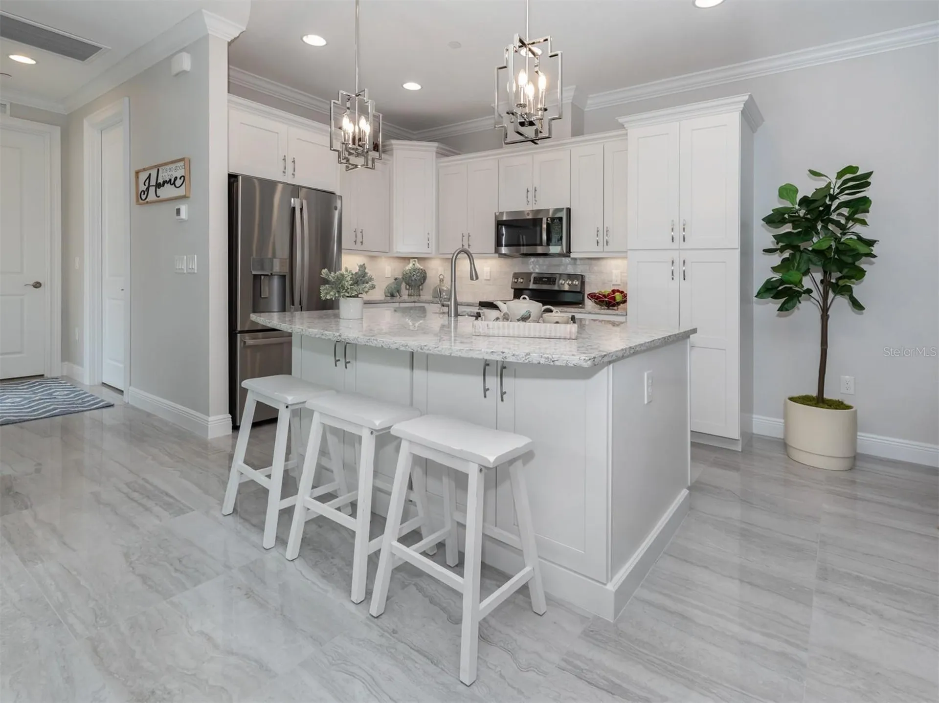 906 E Venice Avenue Venice FL 34285