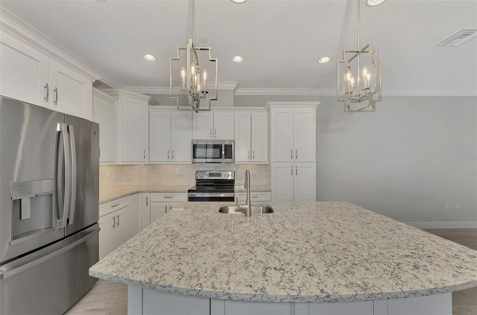 906 E Venice Avenue Venice FL 34285