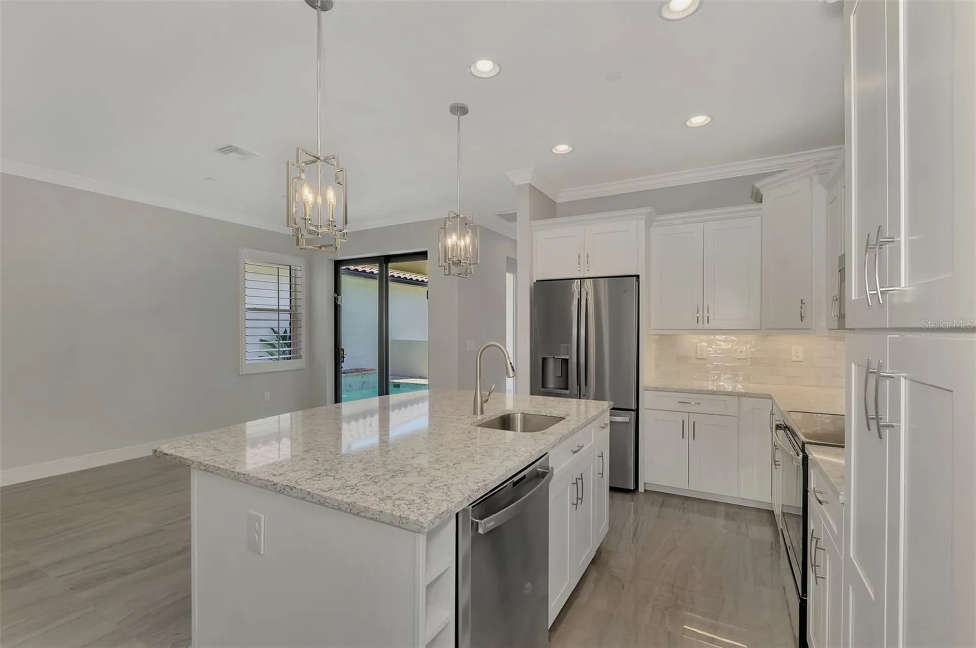 906 E Venice Avenue Venice FL 34285