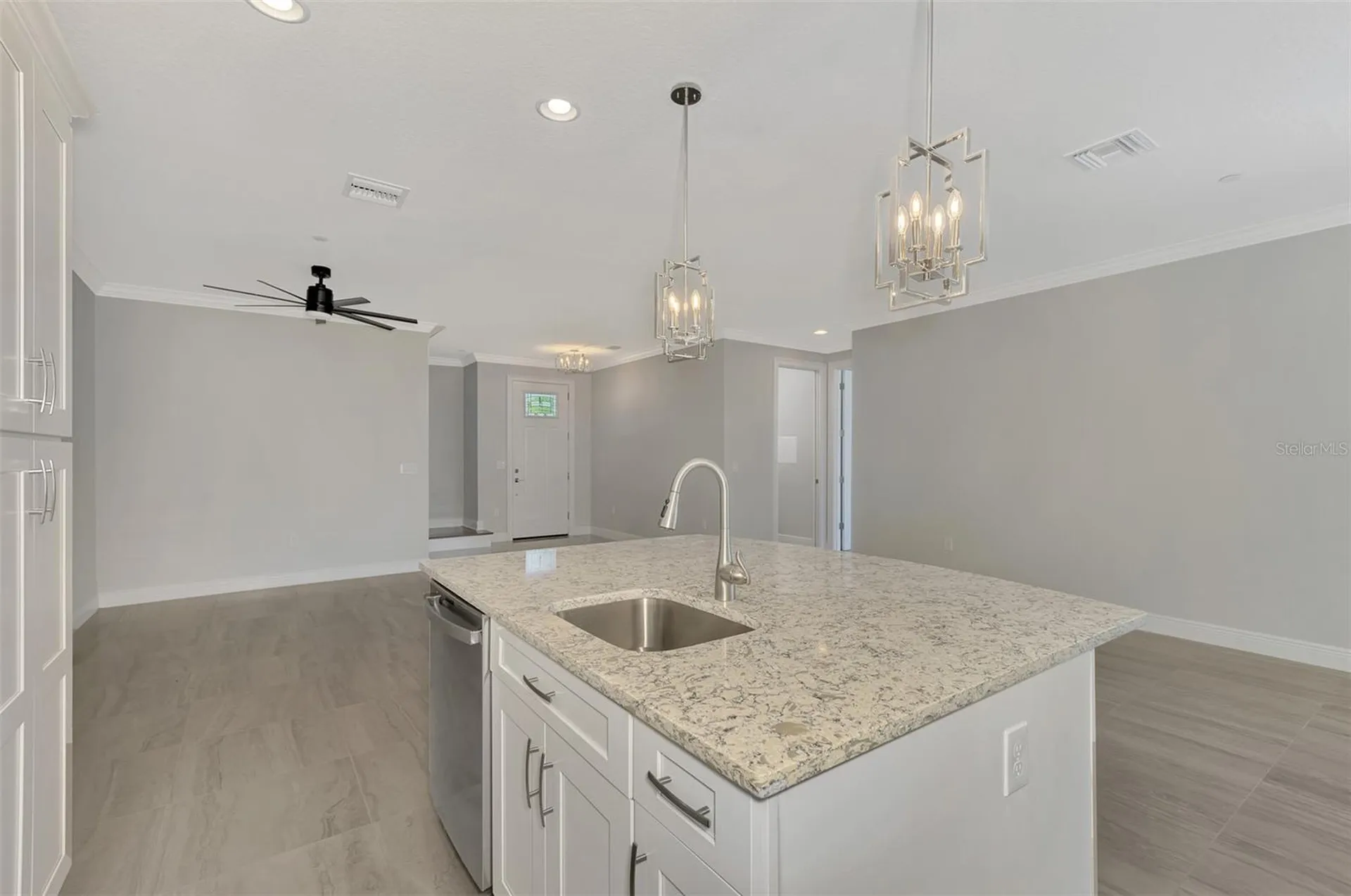 906 E Venice Avenue Venice FL 34285