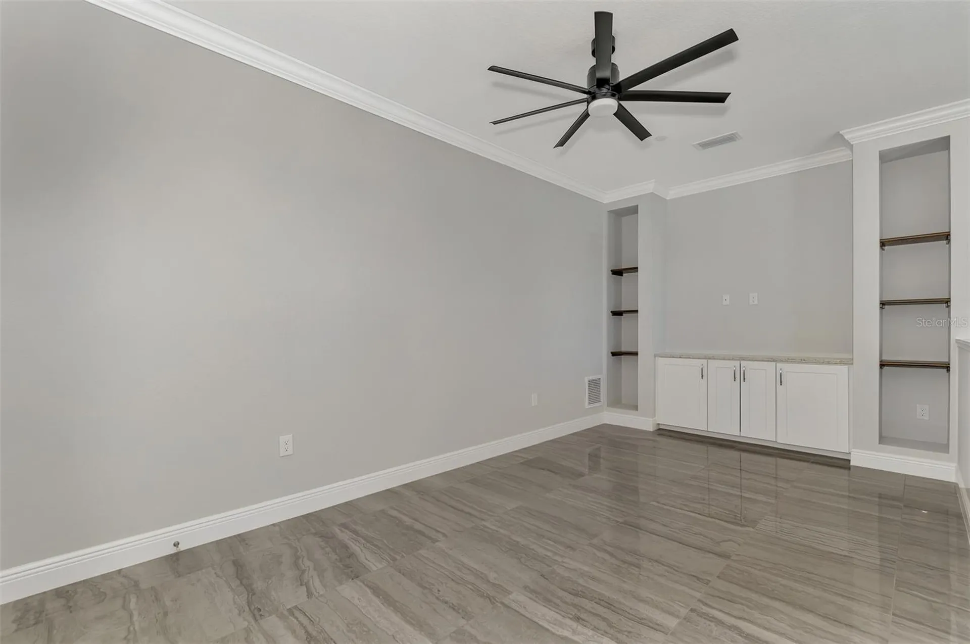 906 E Venice Avenue Venice FL 34285