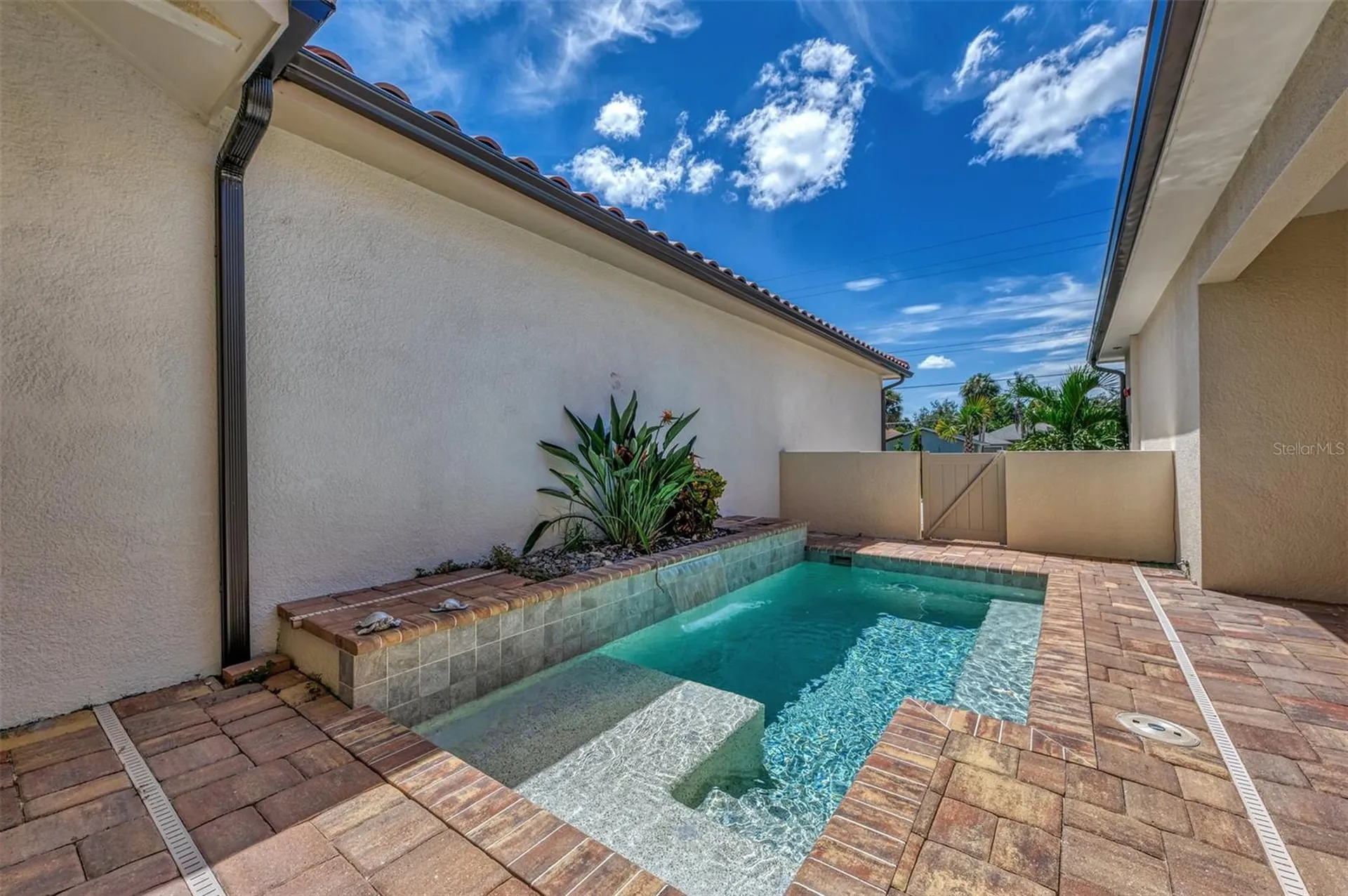 906 E Venice Avenue Venice FL 34285