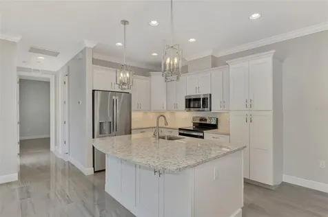 906 E Venice Avenue Venice FL 34285
