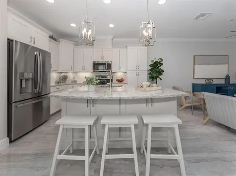 906 E Venice Avenue Venice FL 34285