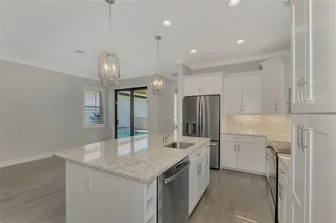 906 E Venice Avenue Venice FL 34285