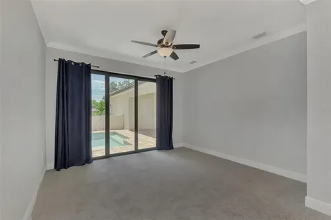 906 E Venice Avenue Venice FL 34285