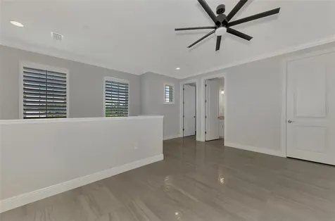 906 E Venice Avenue Venice FL 34285