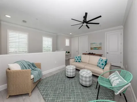 906 E Venice Avenue Venice FL 34285