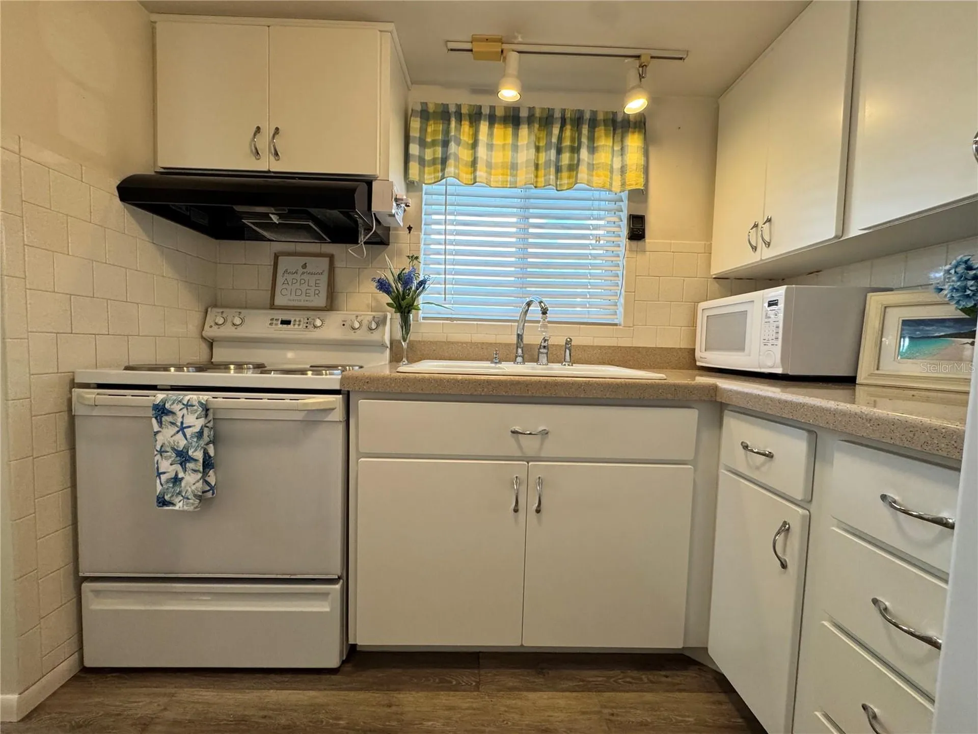 1826 Sunny Drive Bradenton FL 34207