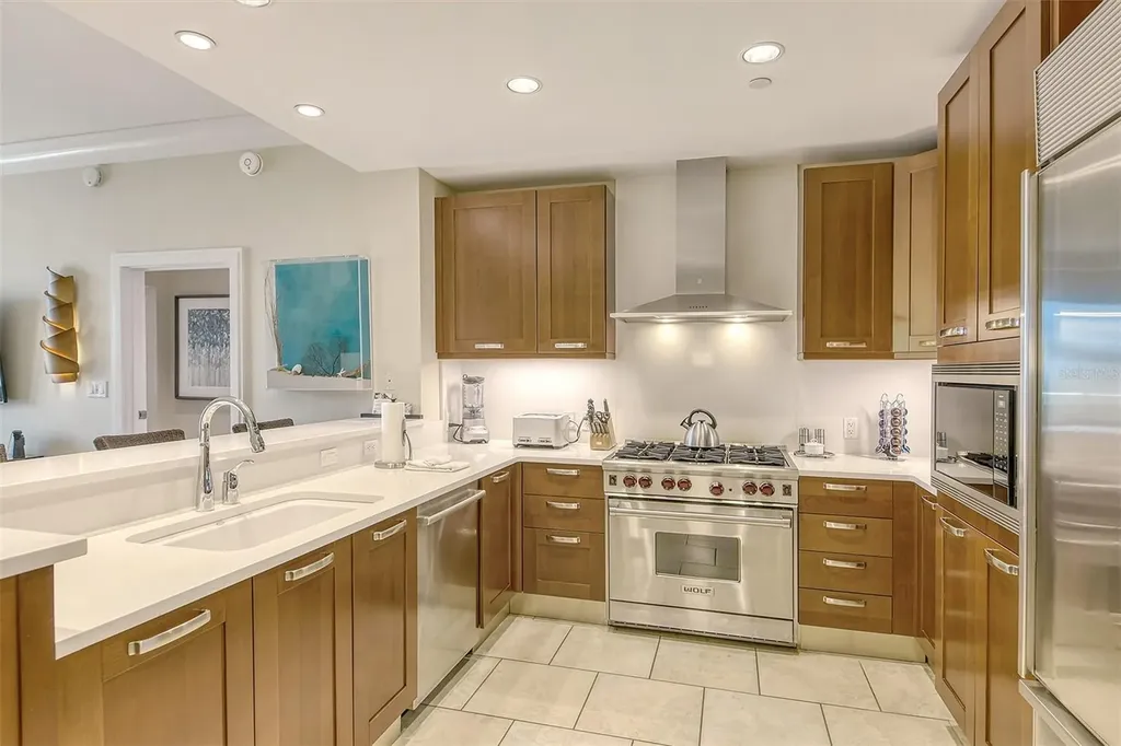 915 Seaside Drive Sarasota FL 34242