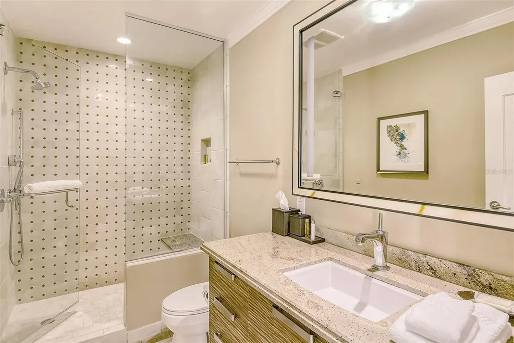 915 Seaside Drive Sarasota FL 34242