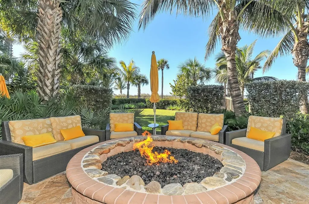 915 Seaside Drive Sarasota FL 34242