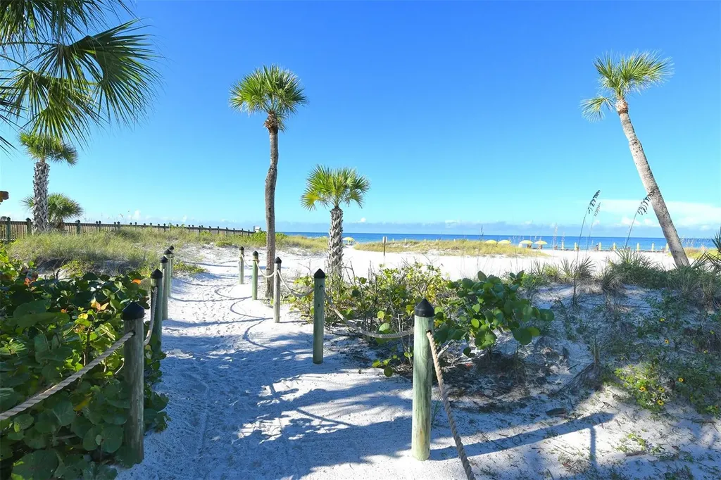 915 Seaside Drive Sarasota FL 34242