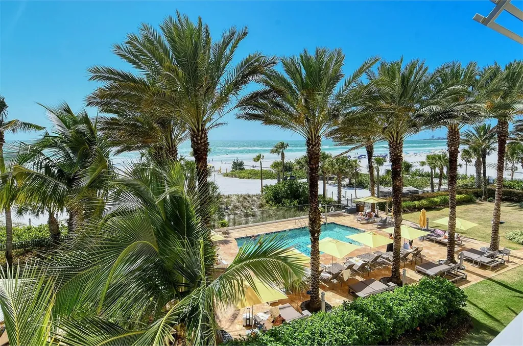 915 Seaside Drive Sarasota FL 34242