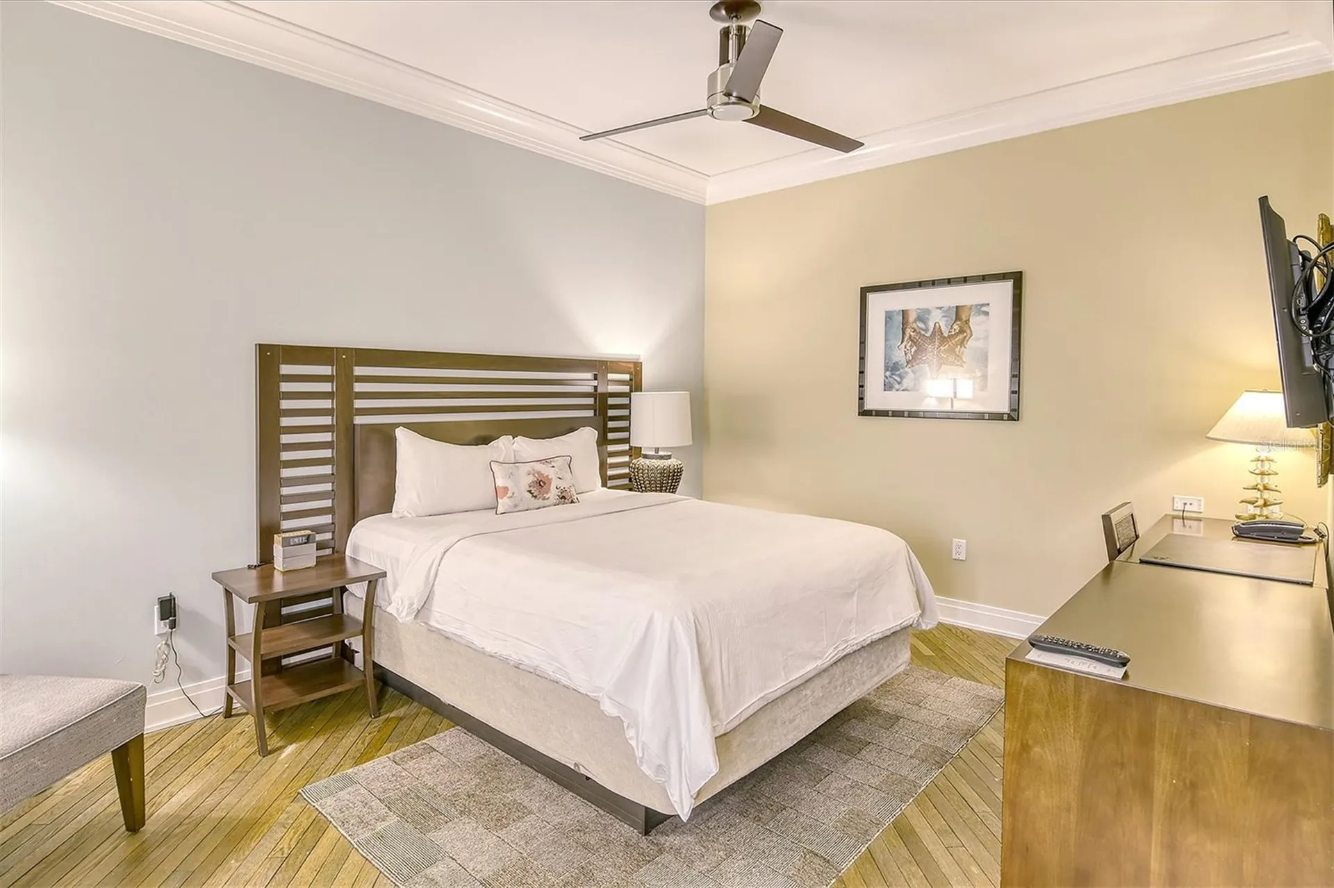 915 Seaside Drive Sarasota FL 34242