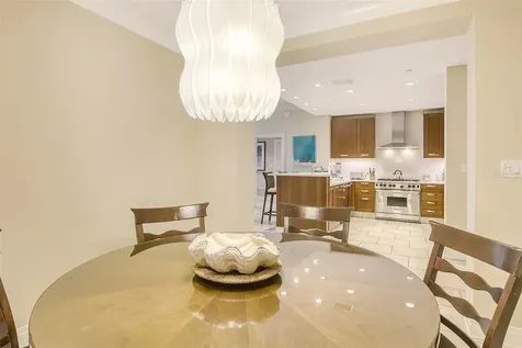 915 Seaside Drive Sarasota FL 34242