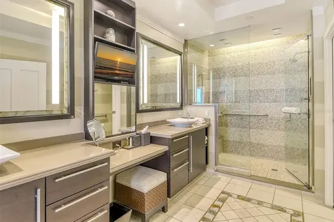 915 Seaside Drive Sarasota FL 34242