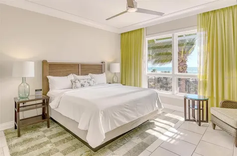 915 Seaside Drive Sarasota FL 34242