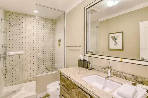 915 Seaside Drive Sarasota FL 34242