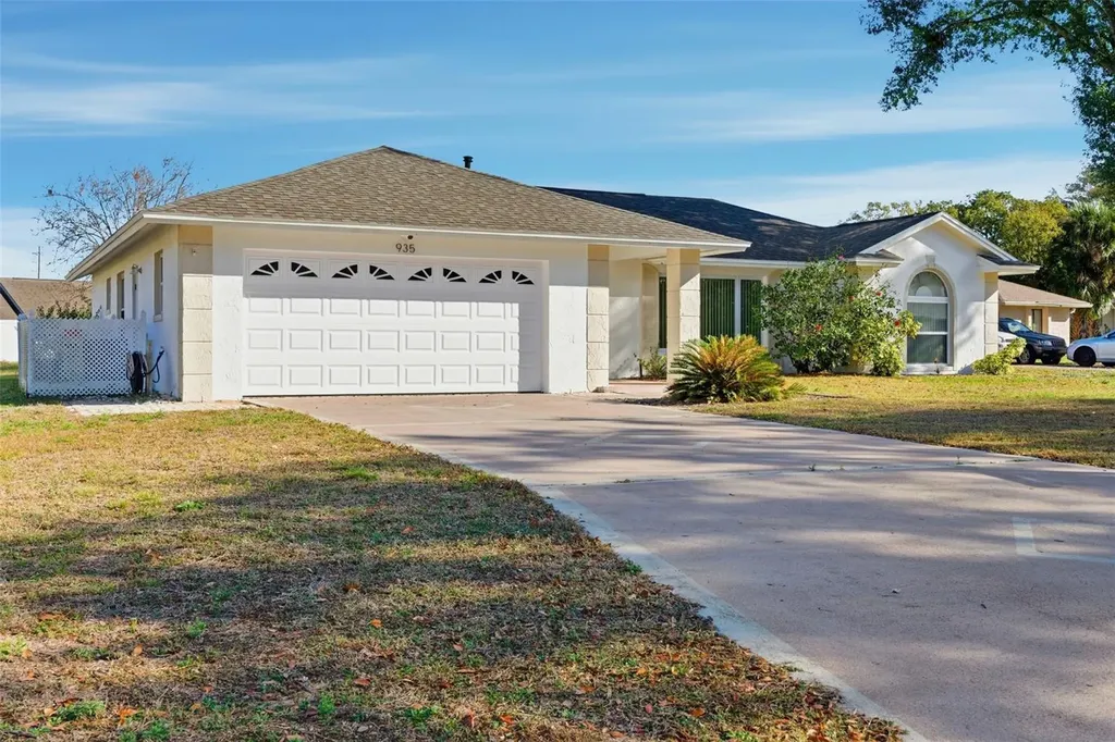 935 Amy Ridge Court Kissimmee FL 34747