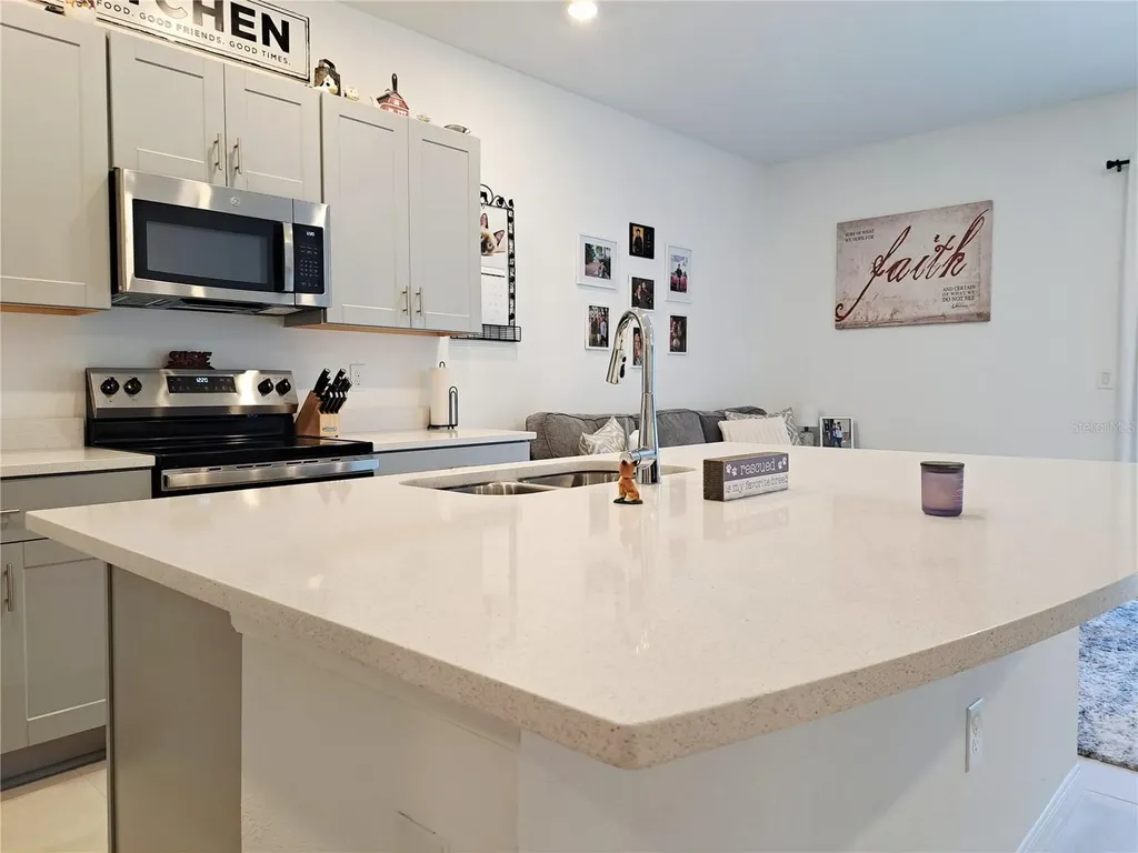 2991 Canary Avenue Davenport FL 33837