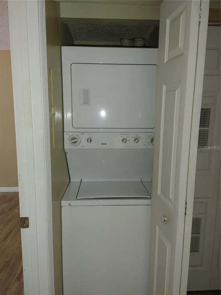 215 Lake Brook Circle Brandon FL 33511