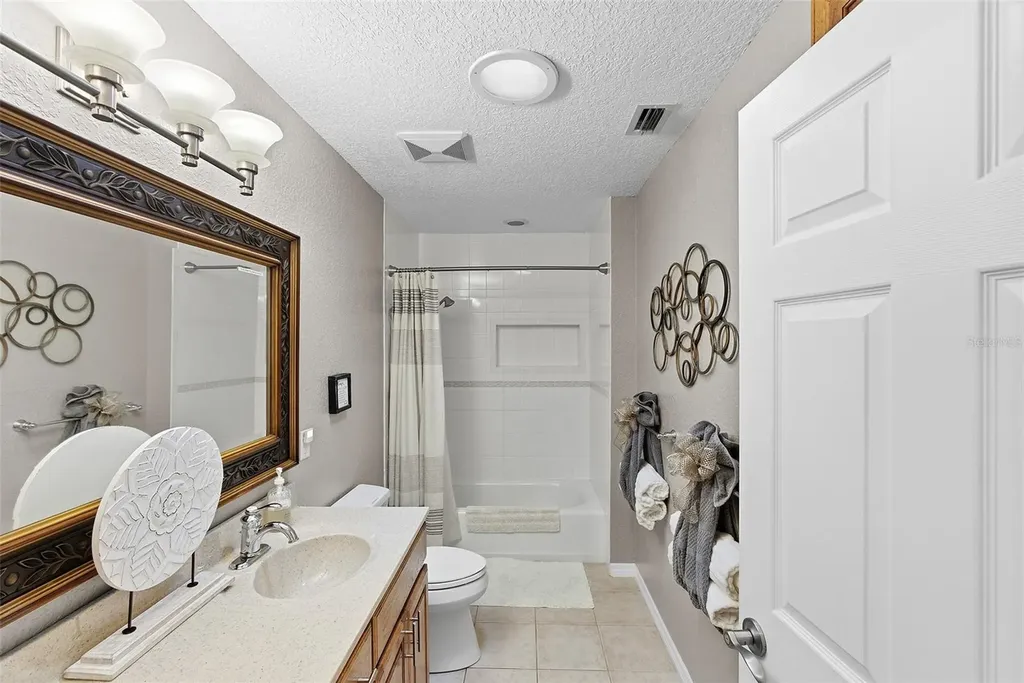 2404 Waycross Avenue Eustis FL 32726