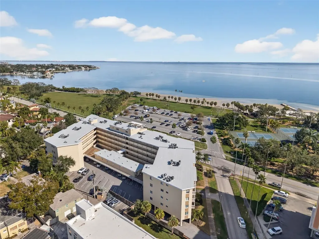 1200 N Shore Drive NE St Petersburg FL 33701