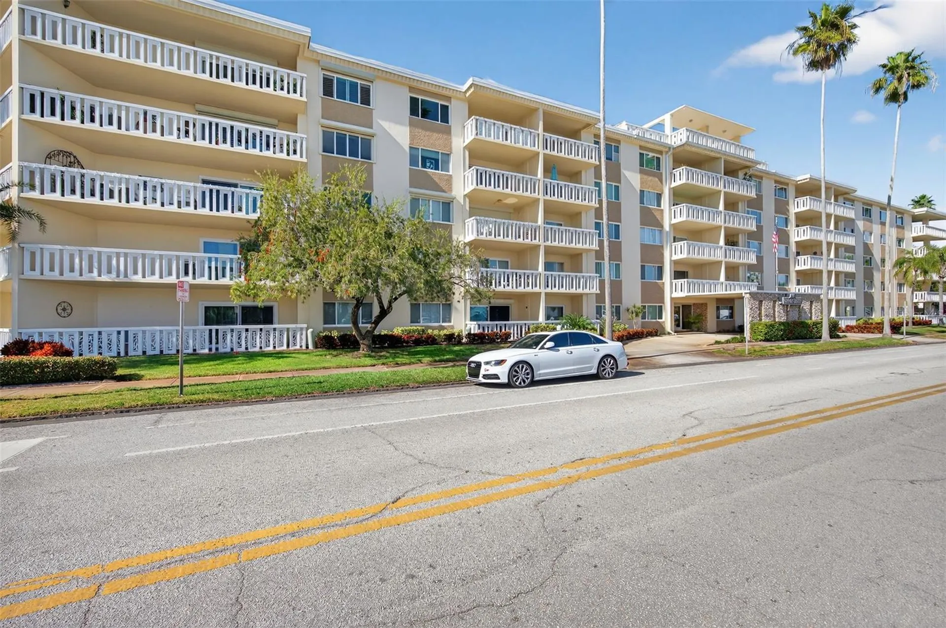 1200 N Shore Drive NE St Petersburg FL 33701