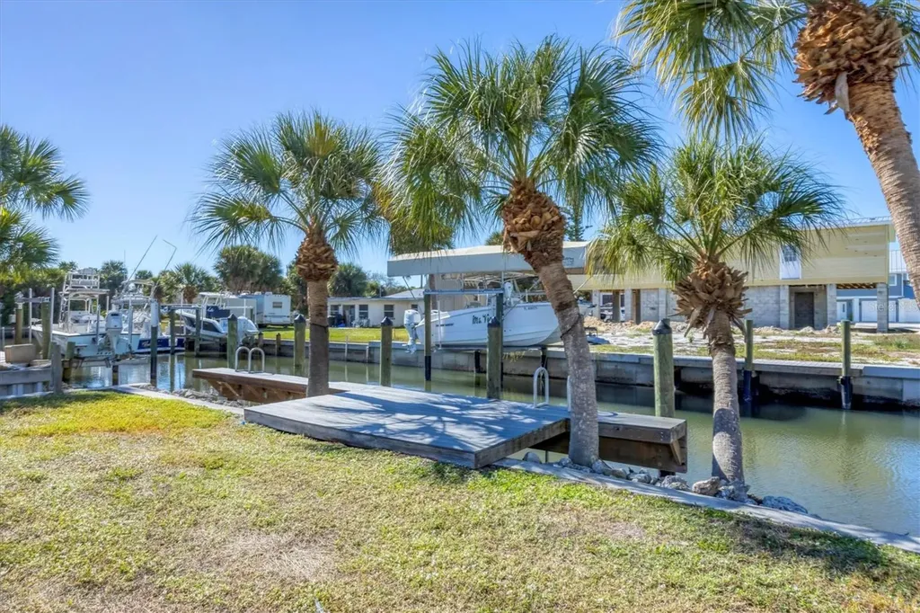 10484 Raymond Street Englewood FL 34224