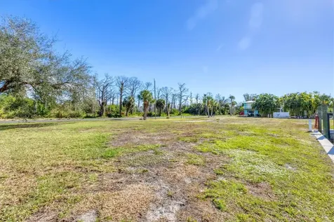 10484 Raymond Street Englewood FL 34224