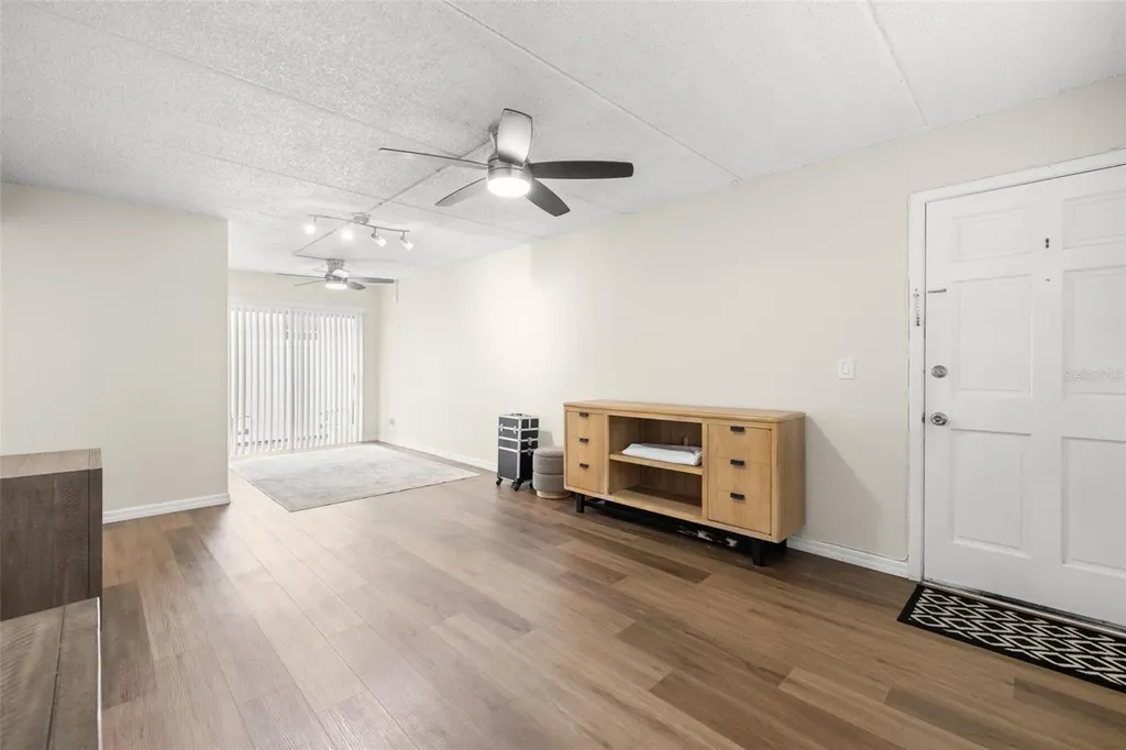 3206 W Azeele Street Tampa FL 33609
