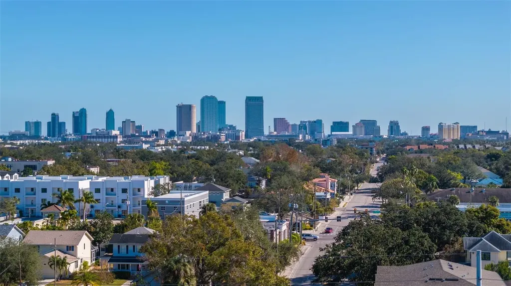 3206 W Azeele Street Tampa FL 33609