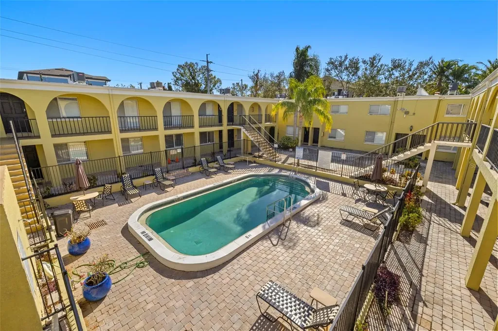 3206 W Azeele Street Tampa FL 33609