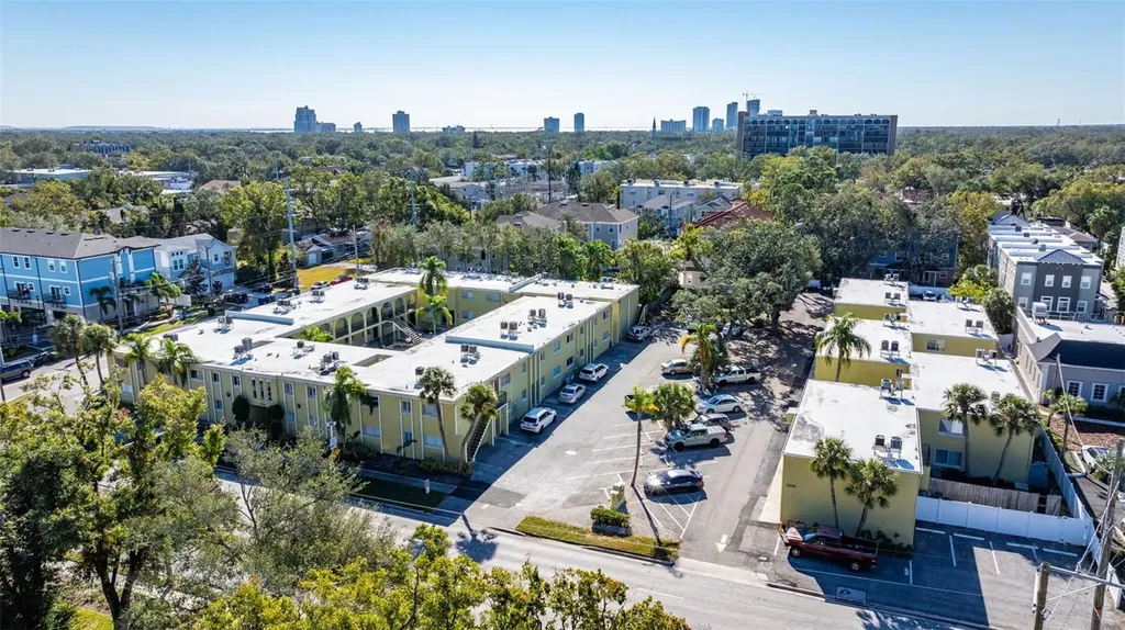 3206 W Azeele Street Tampa FL 33609