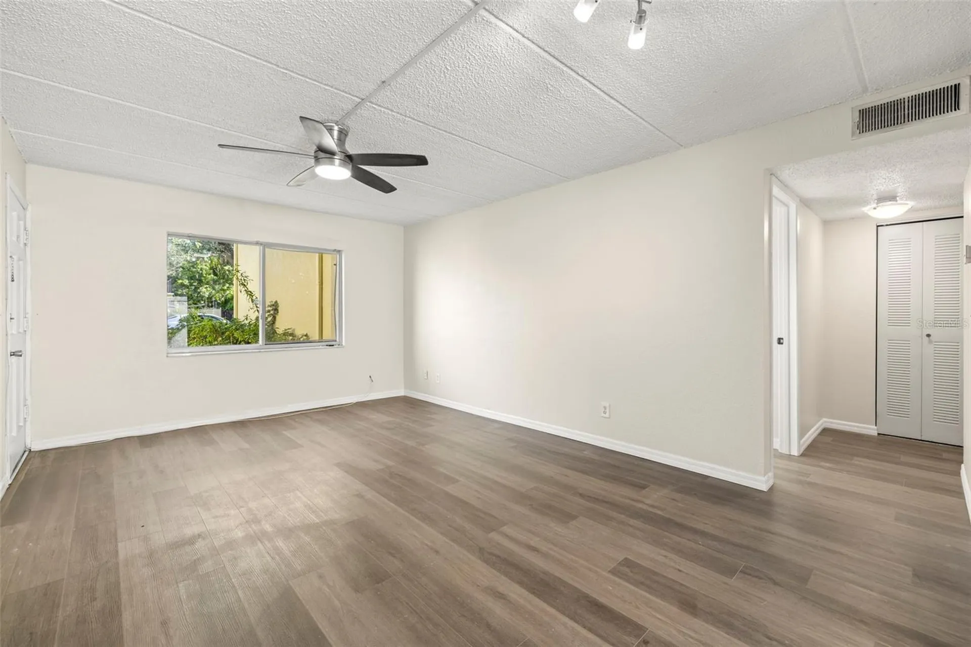 3206 W Azeele Street Tampa FL 33609