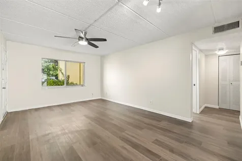 3206 W Azeele Street Tampa FL 33609