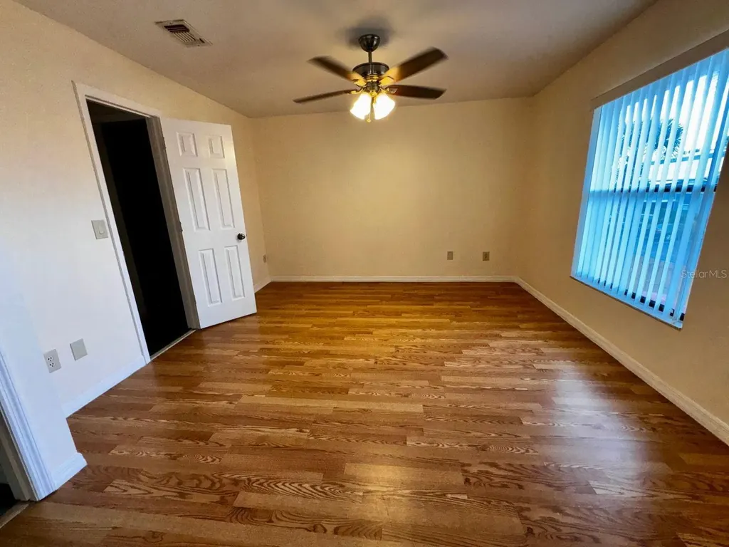 6246 S Bend Square Orlando FL 32807