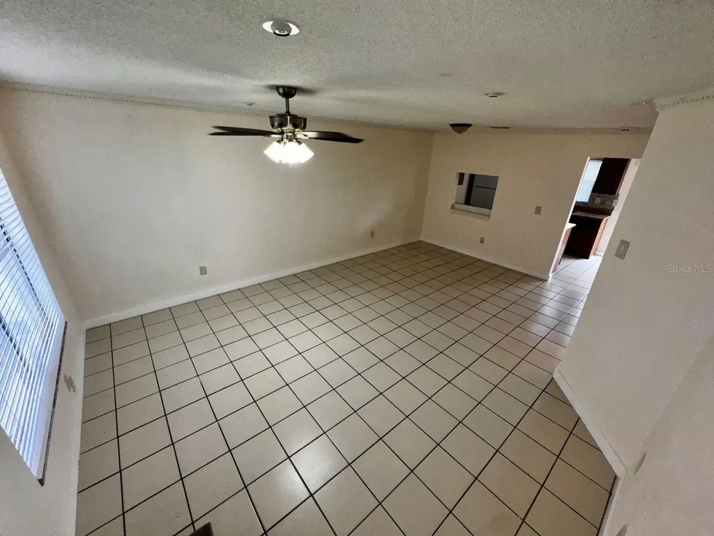 6246 S Bend Square Orlando FL 32807