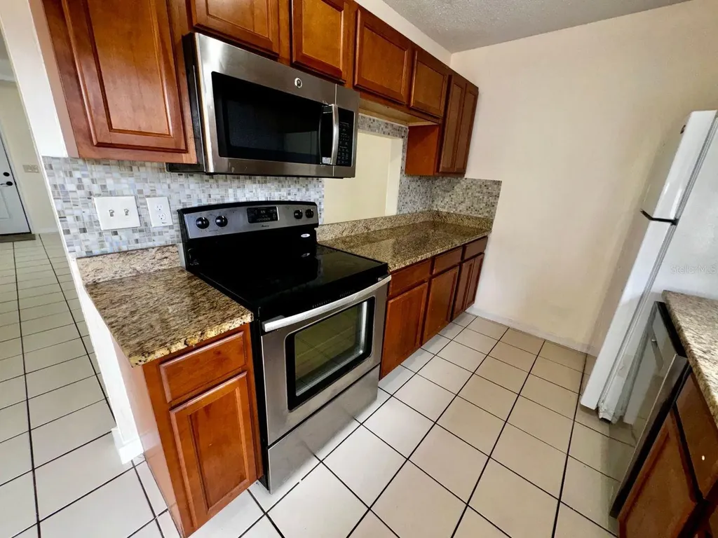 6246 S Bend Square Orlando FL 32807