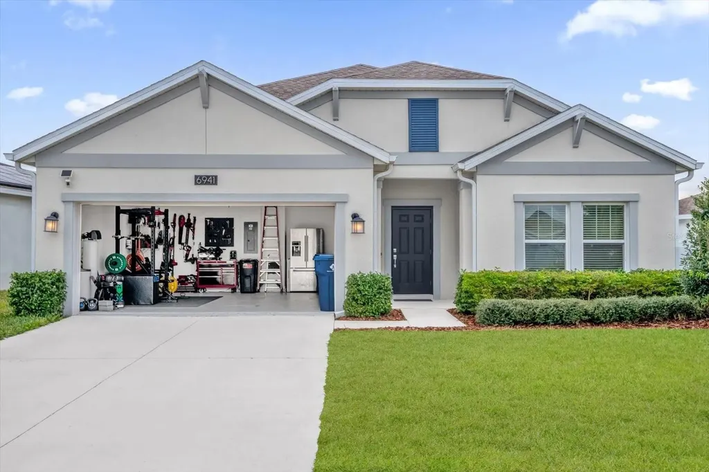 6941 Dilly Lake Avenue Groveland FL 34736