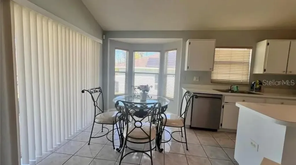 418 Henderson Avenue Seffner FL 33584