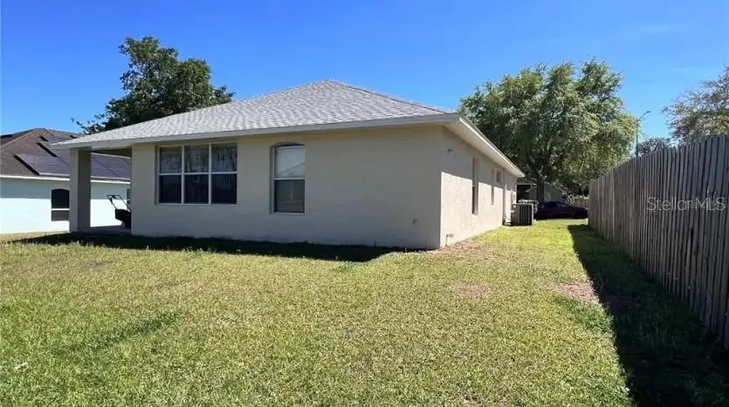 418 Henderson Avenue Seffner FL 33584