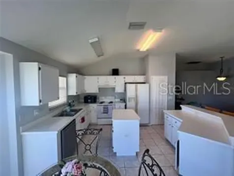 418 Henderson Avenue Seffner FL 33584