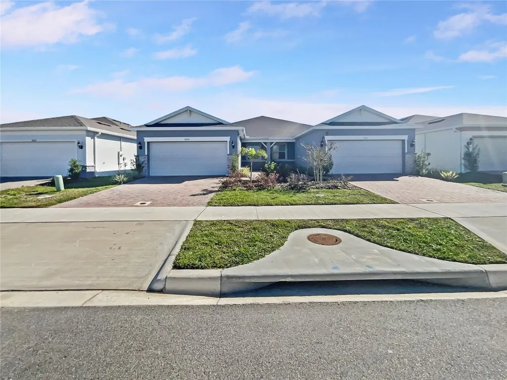 1909 Spring Shower Circle Kissimmee FL 34744