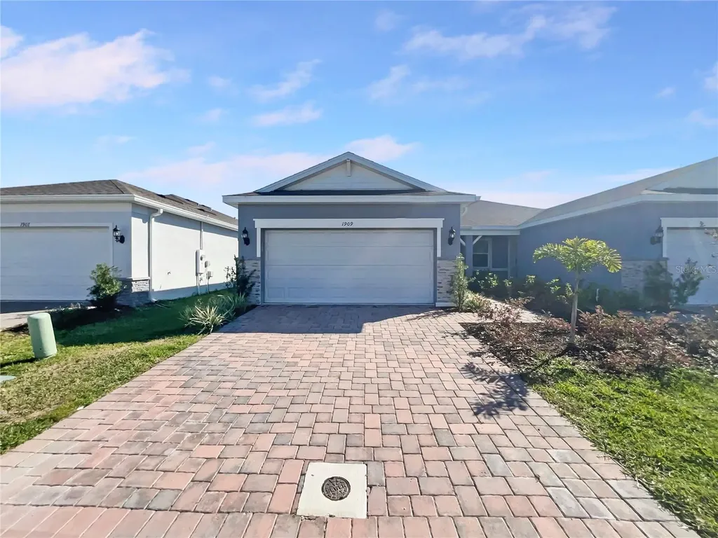 1909 Spring Shower Circle Kissimmee FL 34744
